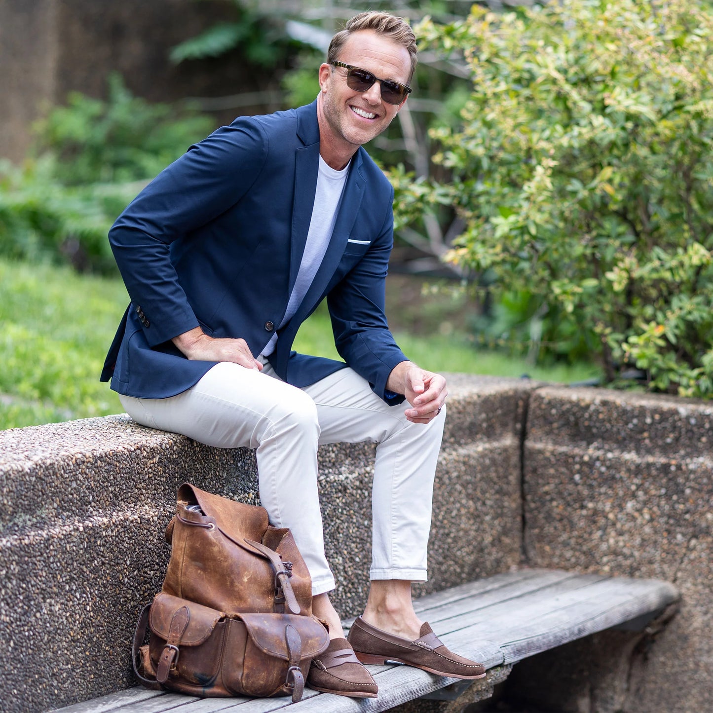 Modern Navy Single-Breasted Blazer